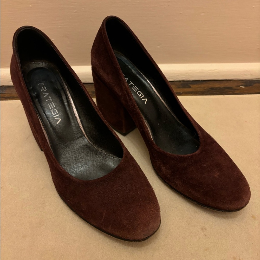 Vero Cuoio Burgundy Textured Pumps